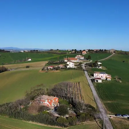 Bed & Breakfast Lemarche Rustico