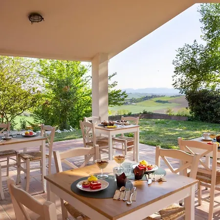 Bed & Breakfast Lemarche Rustico