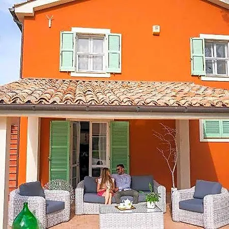 Lemarche Bed & Breakfast 5*