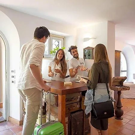 Bed & Breakfast Lemarche 5*