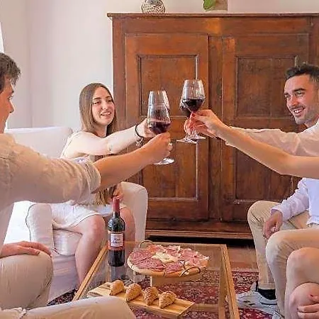 Lemarche Bed & Breakfast 5*