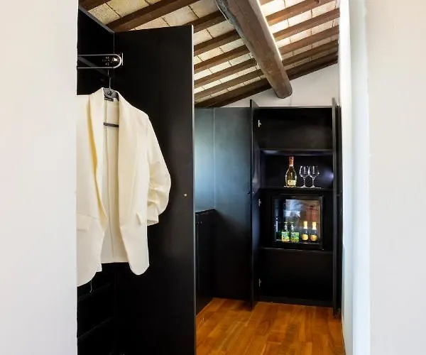 Lemarche Bed & Breakfast 5*