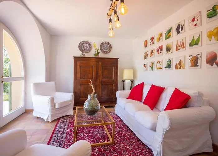 Bed & Breakfast Lemarche 5*