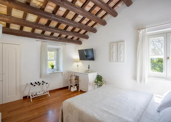 Lemarche Bed & Breakfast 5*