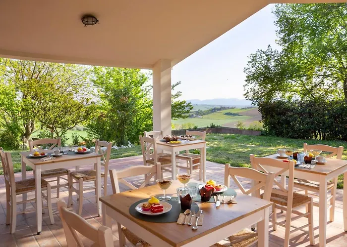 Bed & Breakfast Lemarche Rustico